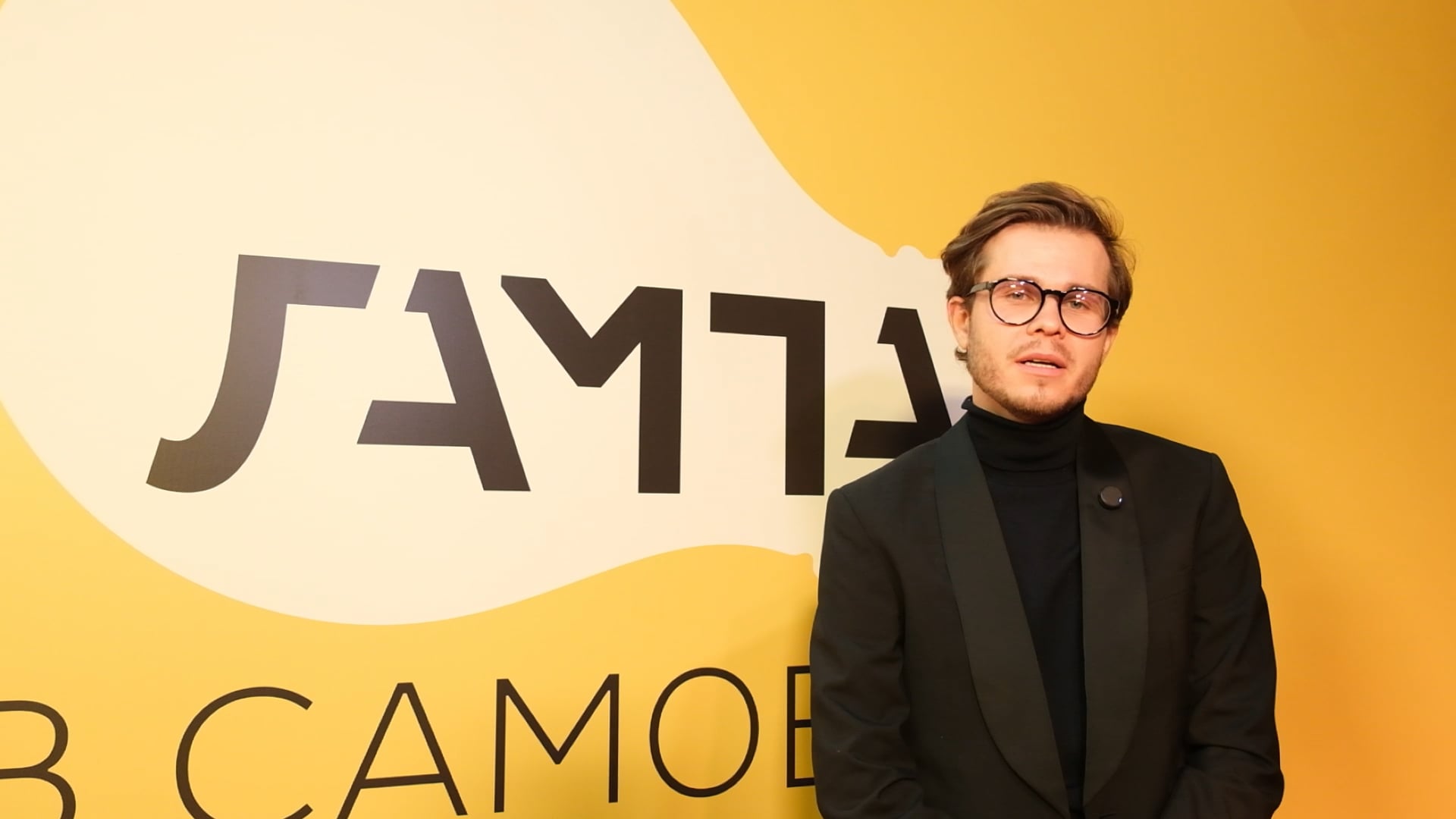 Анатоль Вовк — историк моды, искусствовед, ведущий на ТВ, эксперт на радио, автор лекций по моде, ювелирному делу и искусству